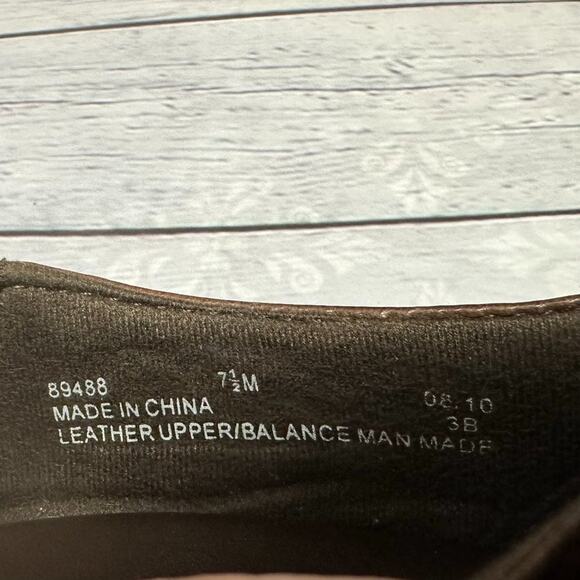 Clarks Partridge Brown Leather Slip-On Block Heel Comfort Loafers 89488 Sz 7.5 - Picture 9 of 10